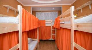Гостиница Хостел Инжир Сочи Спальное место на двухъярусной кровати в общем 6-местном номере для мужчин-2