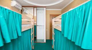 Гостиница Хостел Инжир Сочи Спальное место на двухъярусной кровати в общем 6-местном женском номере-2