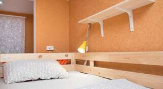 Гостиница Хостел Инжир Сочи Спальное место на двухъярусной кровати в общем 6-местном номере для мужчин-1