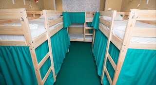 Гостиница Хостел Инжир Сочи Спальное место на двухъярусной кровати в общем 6-местном женском номере-1