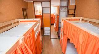 Гостиница Хостел Инжир Сочи Спальное место на двухъярусной кровати в общем 6-местном номере для мужчин-4